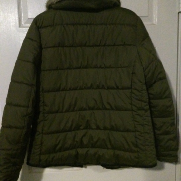 Old Navy puffer jacket - Picture 3 of 4
